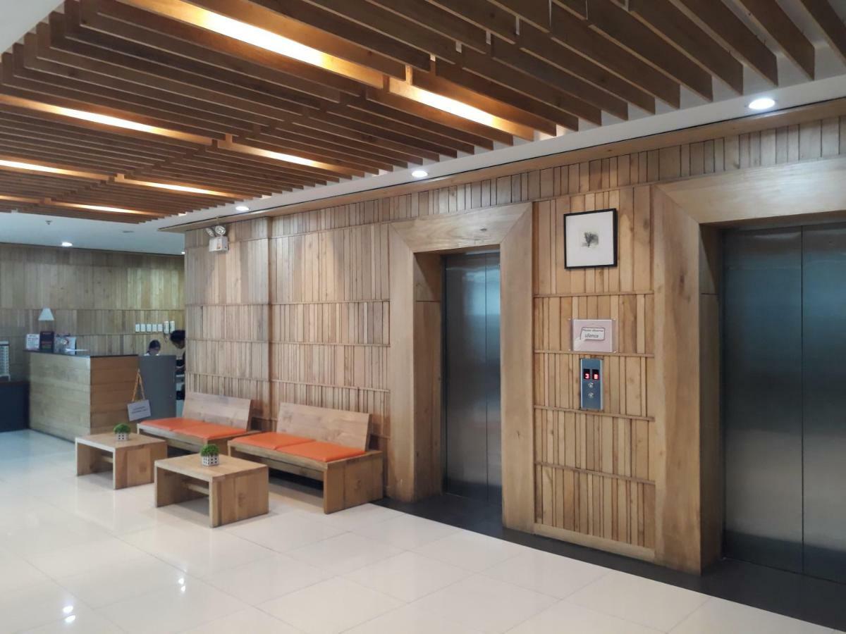 913Cityscape Located At City Center Bacolod Exteriér fotografie